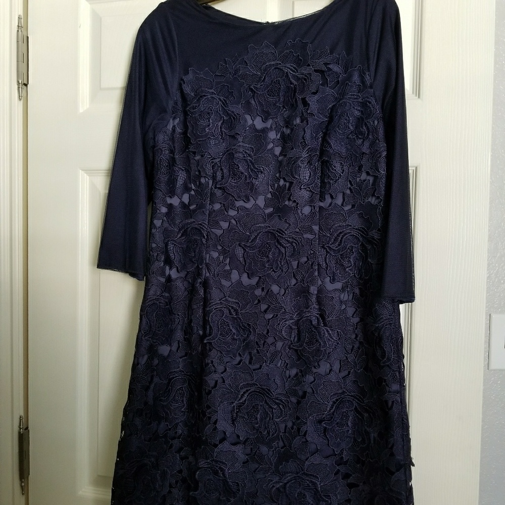 New Adrianna Papell LACE DRESS